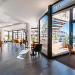 Cap Winston 4*