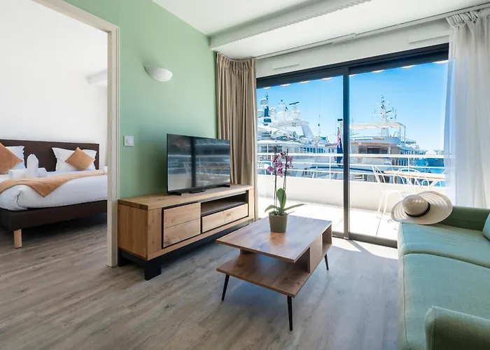 Hotel apartamentowy Cap Winston 4*
