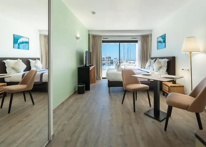 Hotel apartamentowy Cap Winston 4*